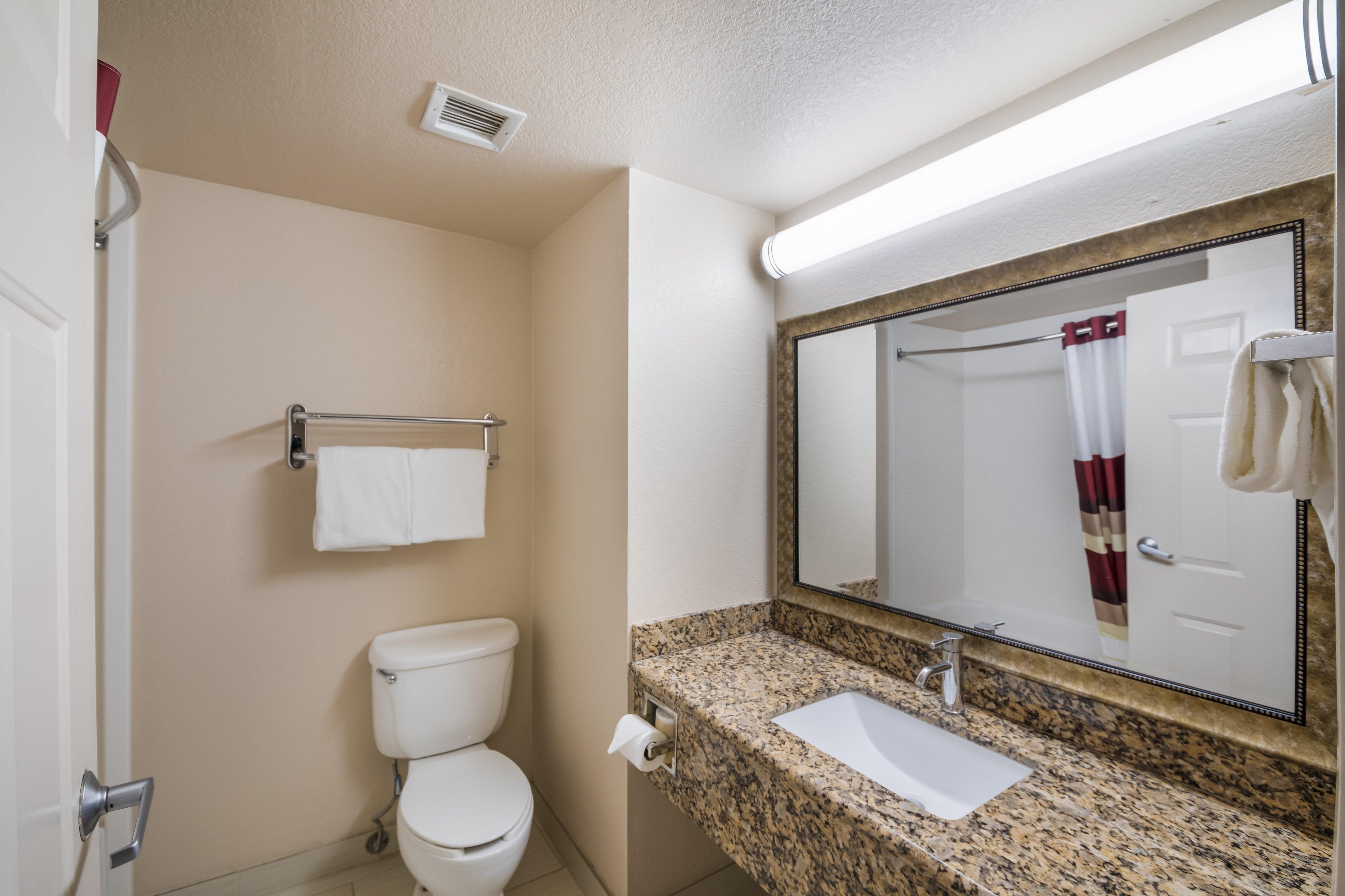 Red Roof Inn & Suites Austin East - Manor Exteriör bild