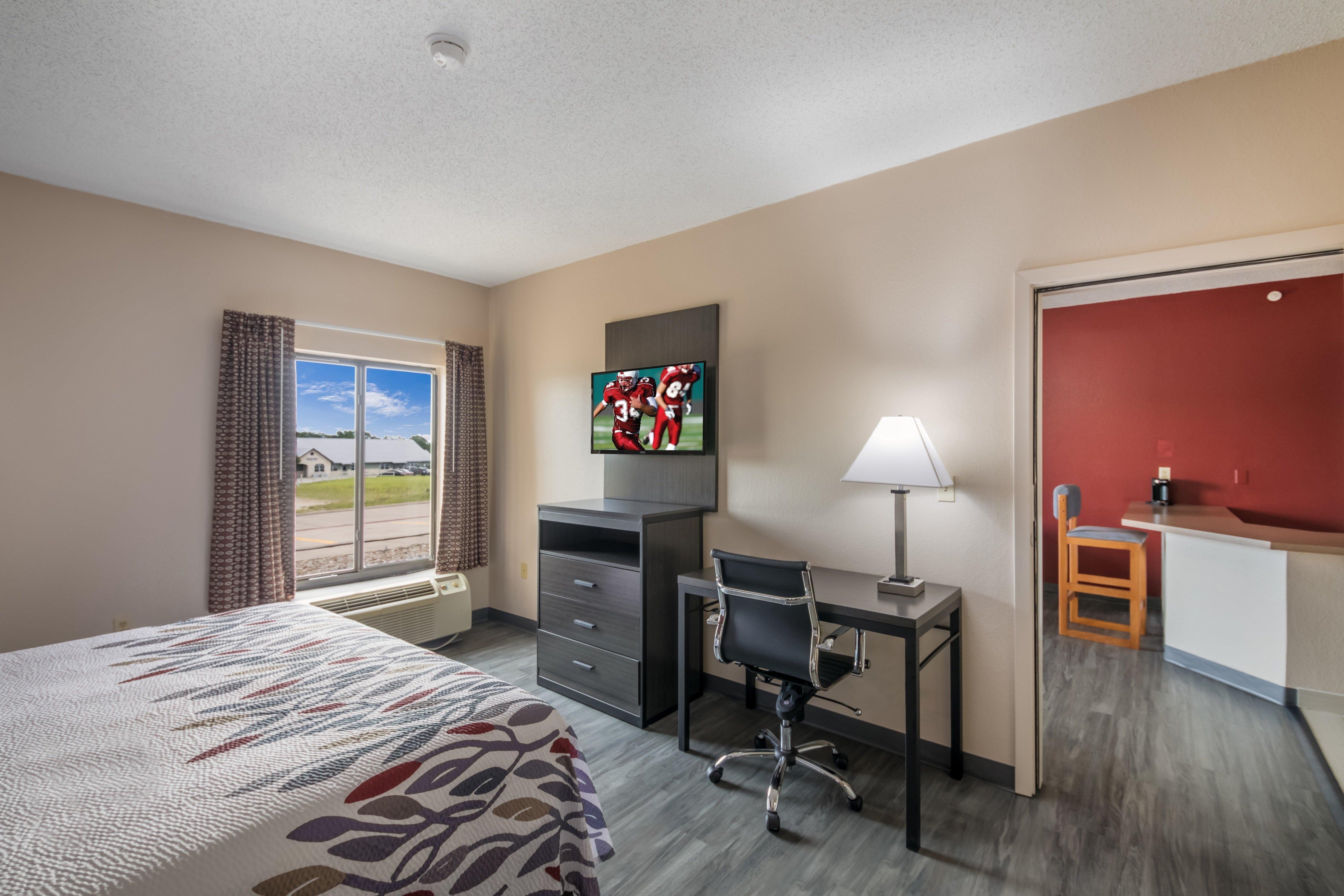 Red Roof Inn & Suites Austin East - Manor Exteriör bild