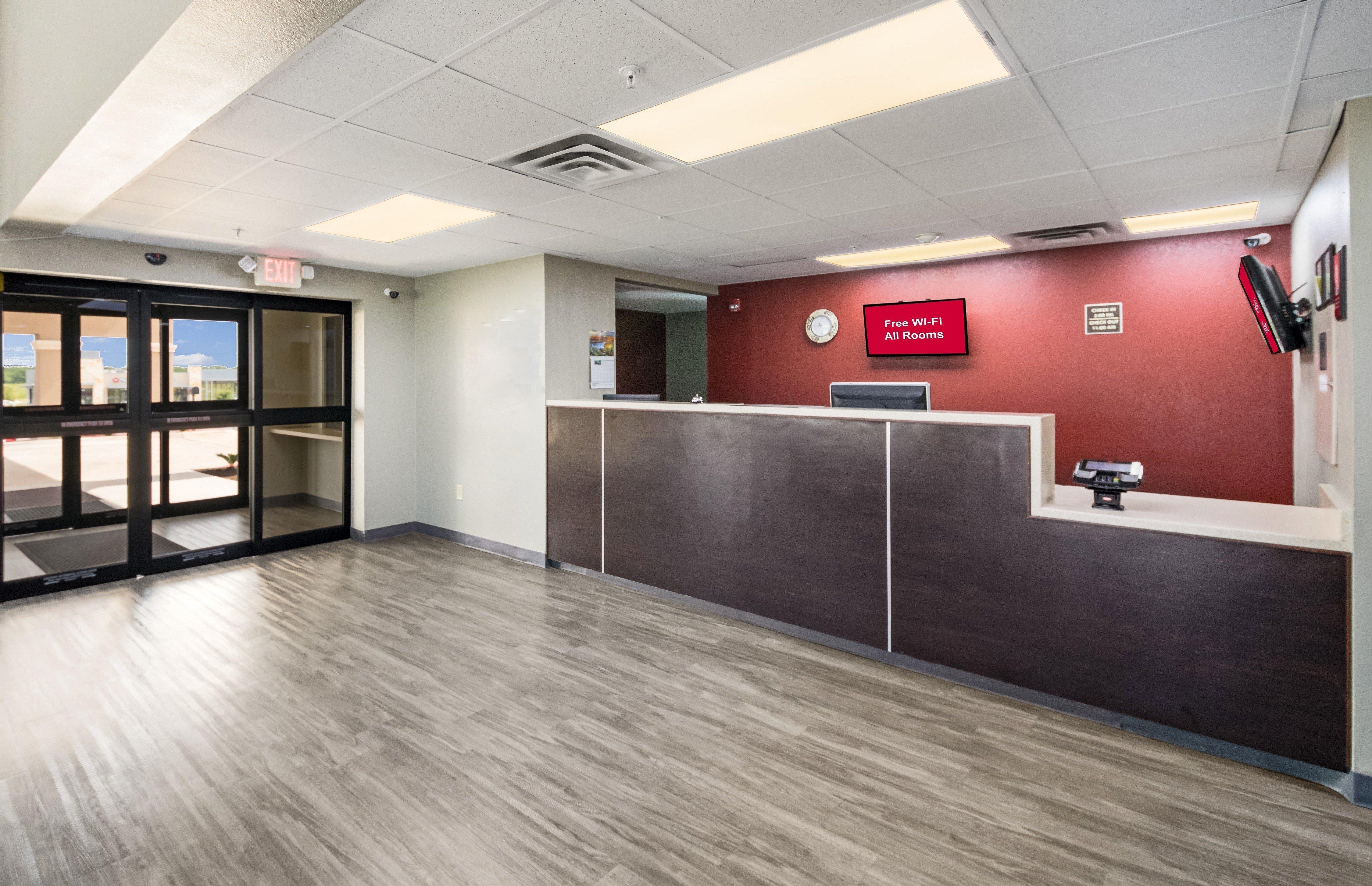 Red Roof Inn & Suites Austin East - Manor Exteriör bild