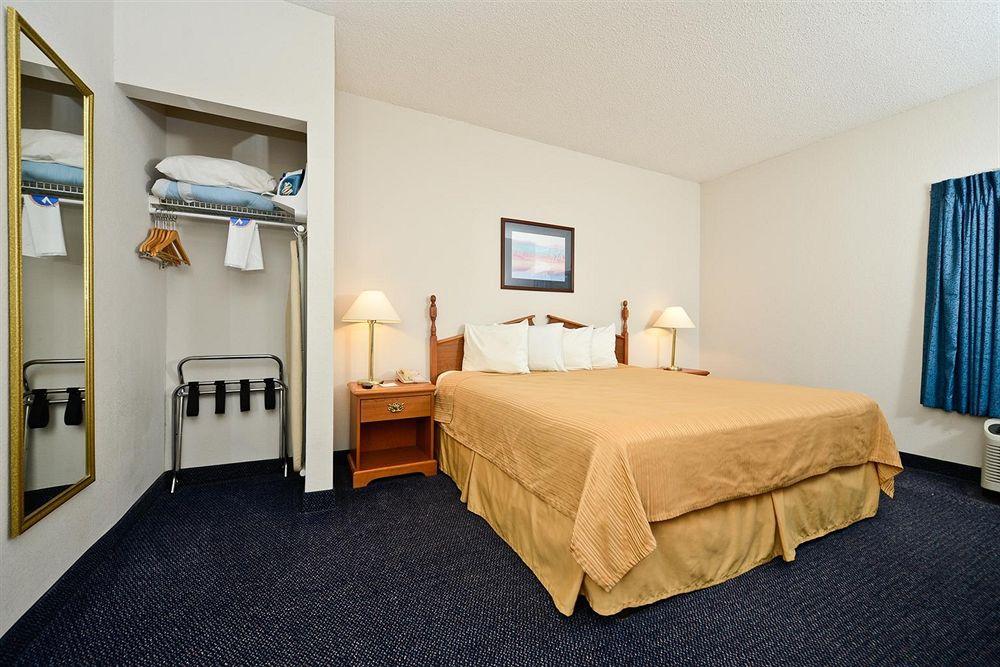 Red Roof Inn & Suites Austin East - Manor Rum bild